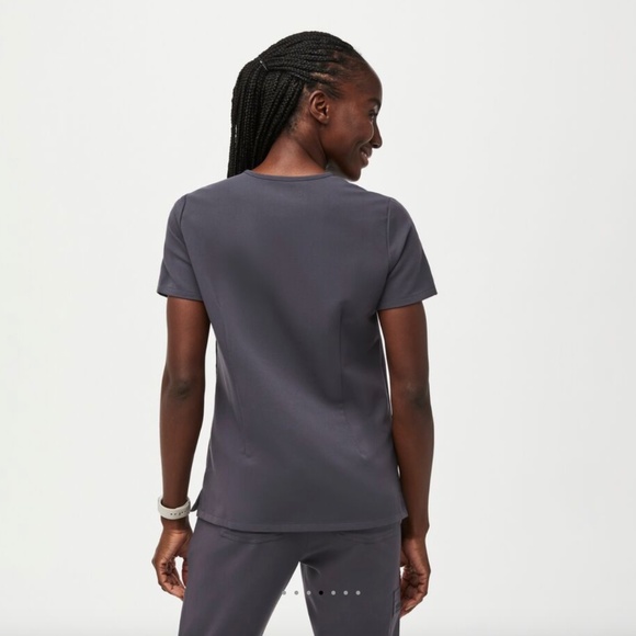 FIGS Charcoal Catarina™ - One-Pocket Scrub Top - Picture 3 of 7